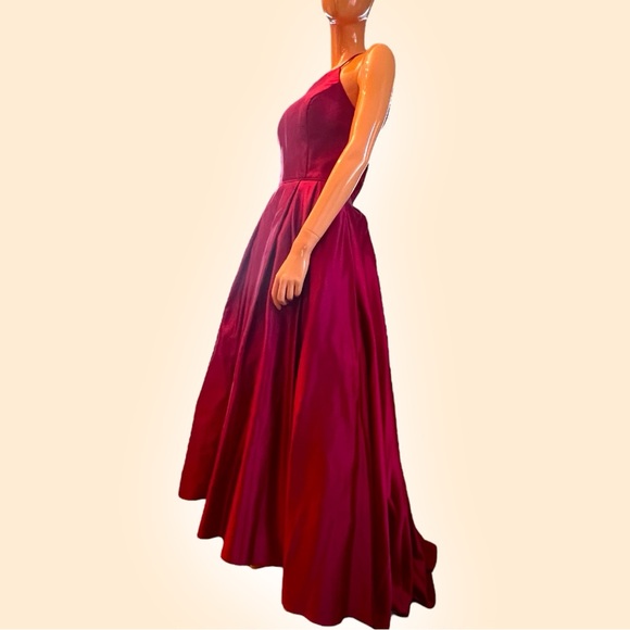 BETSY & ADAM Hi Low Evening Gown - Picture 1 of 16